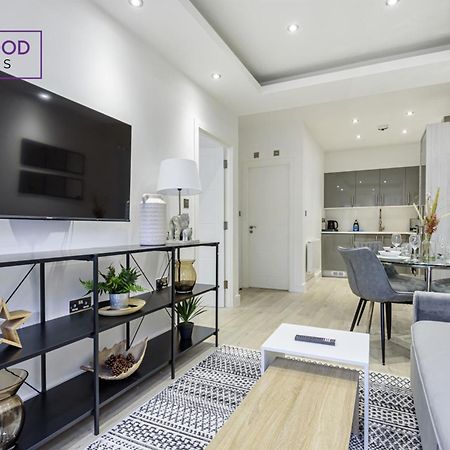 1 Bed 1 Bath Town Center Apartments For Corporates & Contractors, Wifi, Netflix And Parking On Selected Units By Redwood Stays อัลเดอร์ช็อต ภายนอก รูปภาพ
