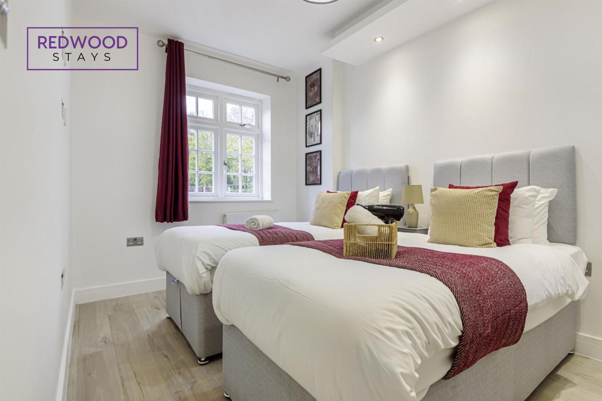 1 Bed 1 Bath Town Center Apartments For Corporates & Contractors, Wifi, Netflix And Parking On Selected Units By Redwood Stays อัลเดอร์ช็อต ภายนอก รูปภาพ