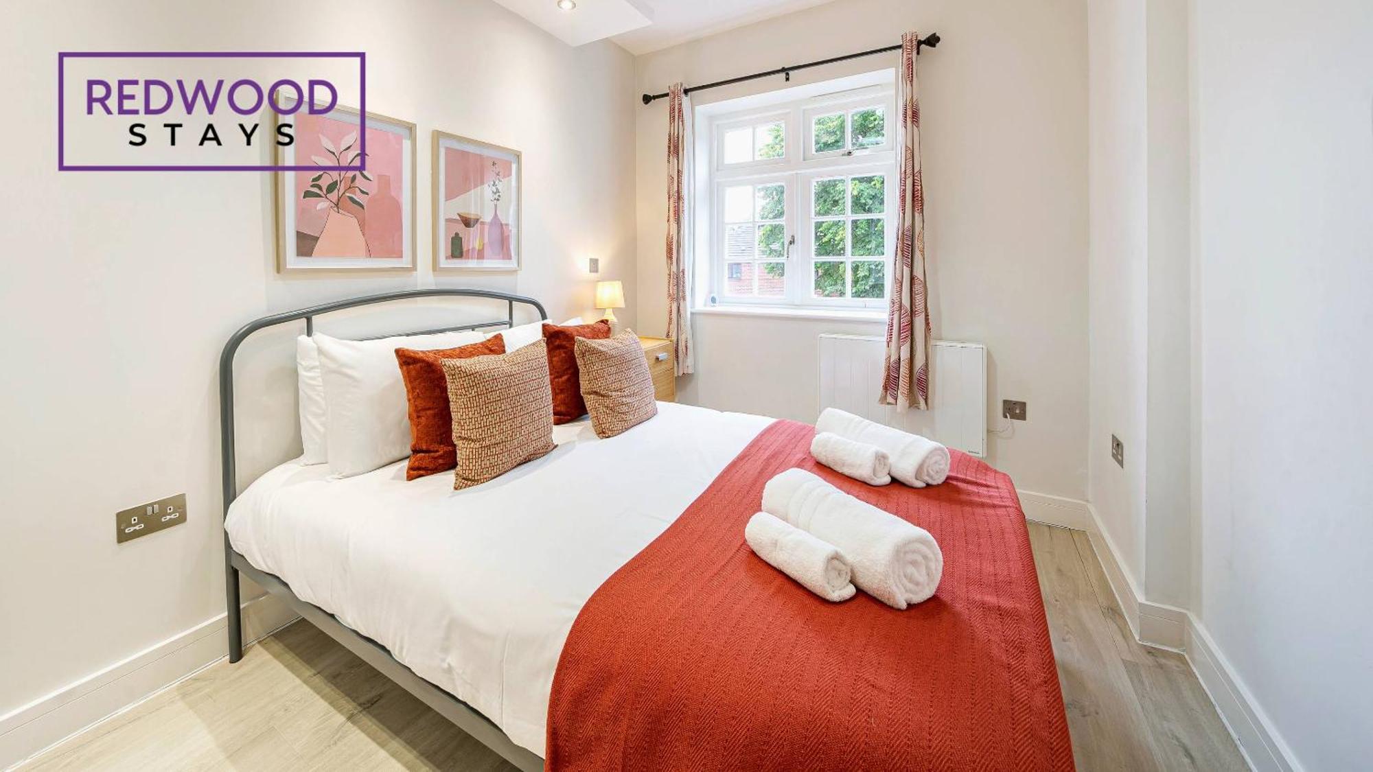 1 Bed 1 Bath Town Center Apartments For Corporates & Contractors, Wifi, Netflix And Parking On Selected Units By Redwood Stays อัลเดอร์ช็อต ภายนอก รูปภาพ