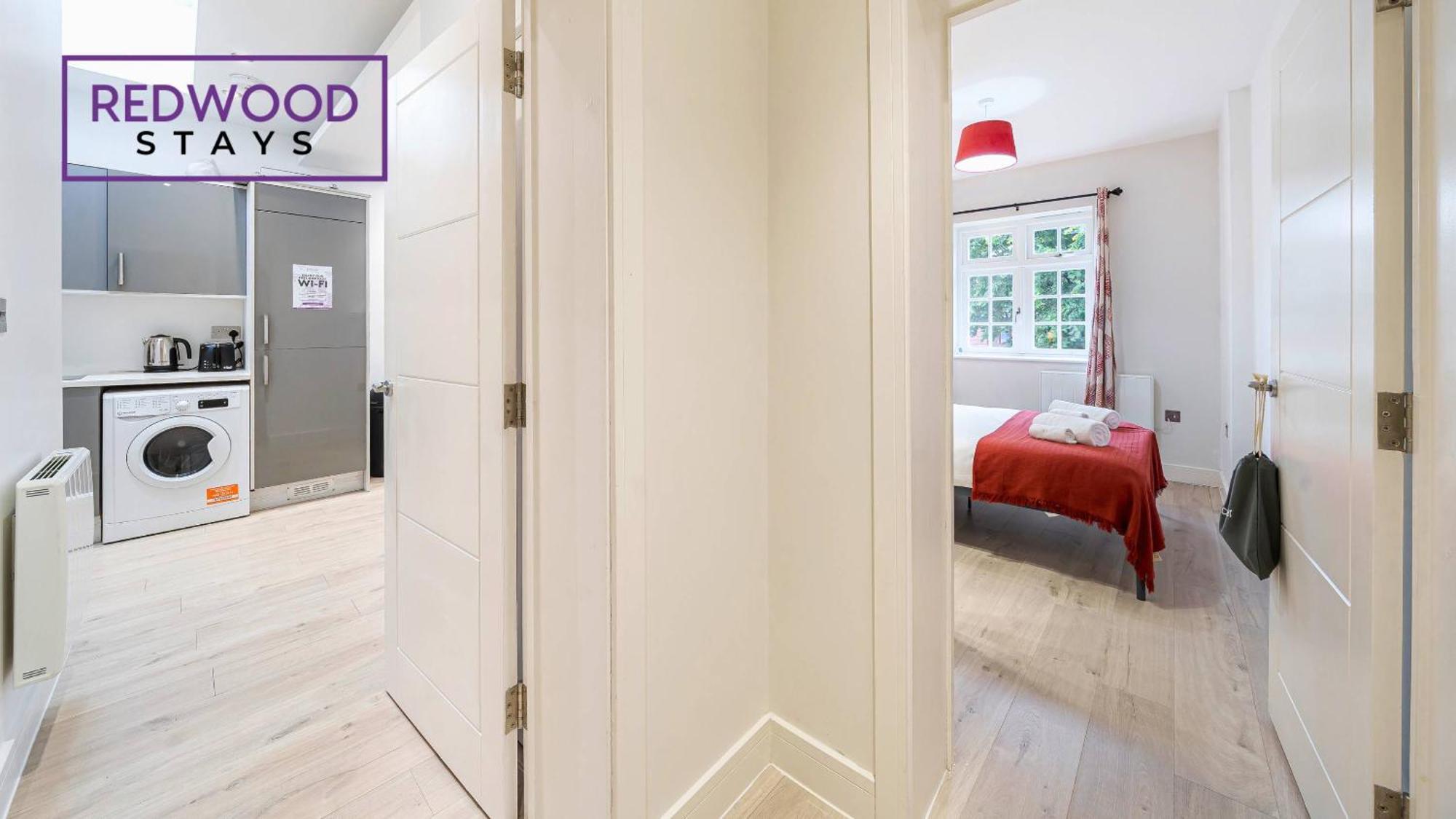 1 Bed 1 Bath Town Center Apartments For Corporates & Contractors, Wifi, Netflix And Parking On Selected Units By Redwood Stays อัลเดอร์ช็อต ภายนอก รูปภาพ